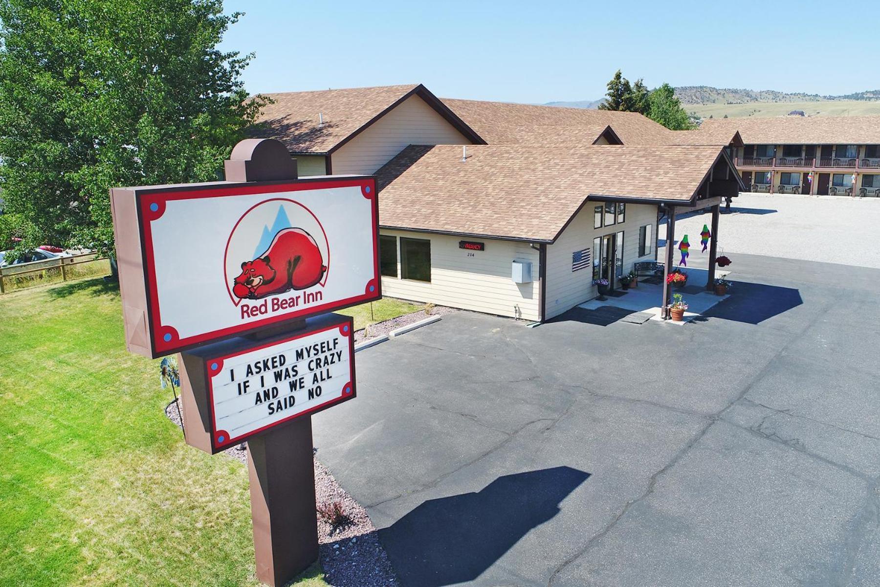 Red Bear Inn Ennis Exterior photo